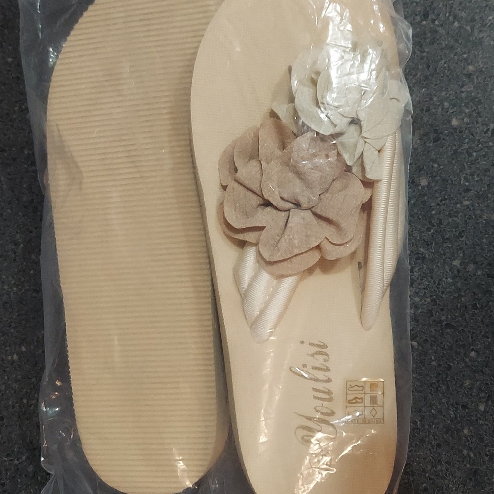 Women's Sandals 39/ 8 1/2  rose &.beige NWT Youlisi  1 inch heel